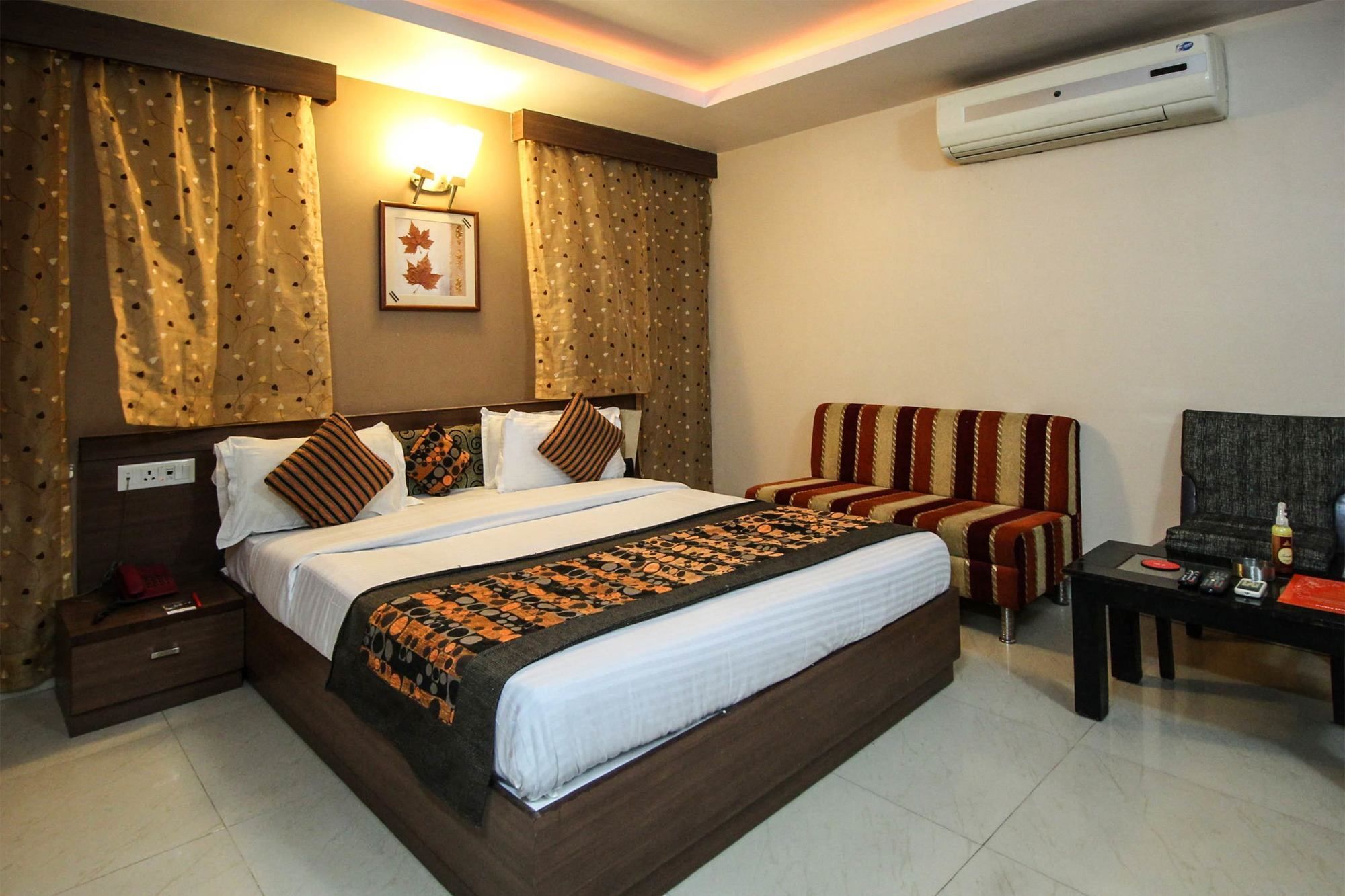 Oyo 4161 Hotel Shailly Inn Ahmedabad Luaran gambar