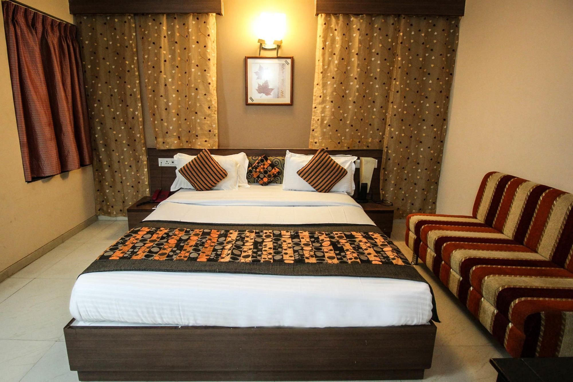 Oyo 4161 Hotel Shailly Inn Ahmedabad Luaran gambar